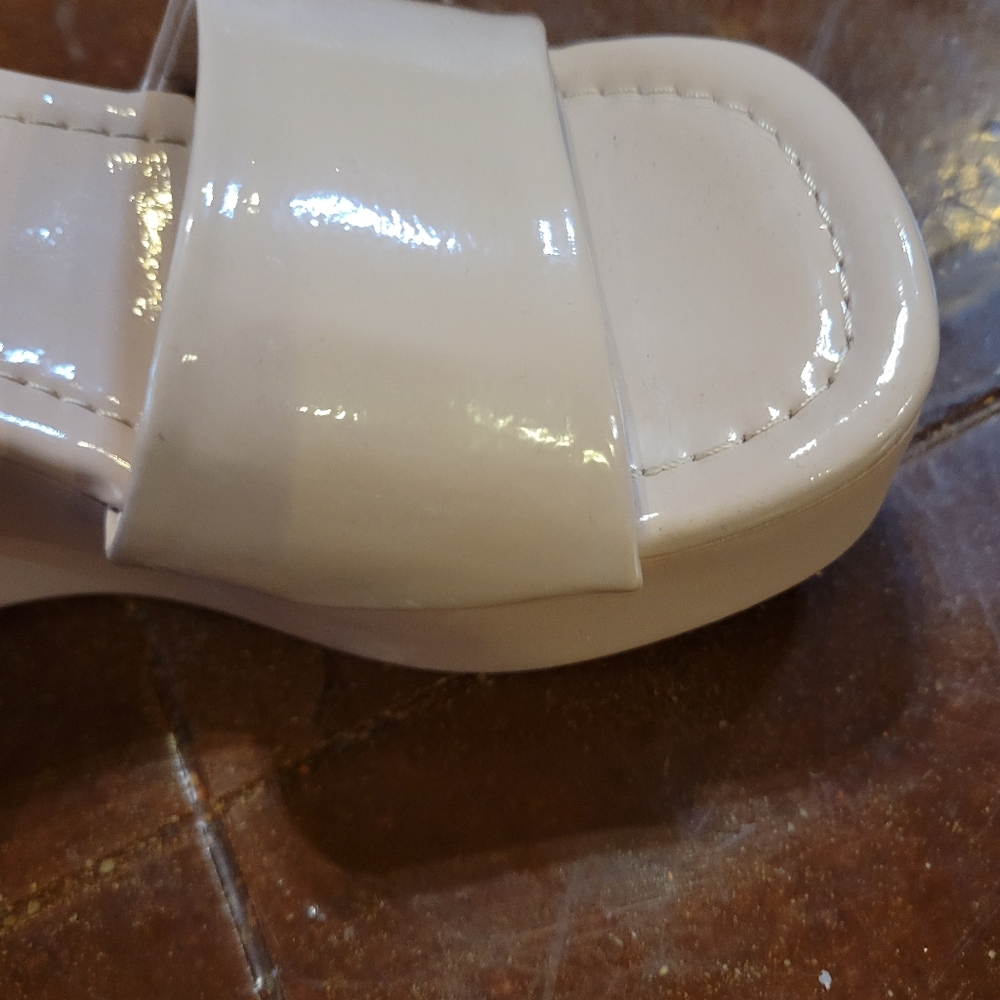 Women's Cream Platform Sandals - Picture 8 of 12